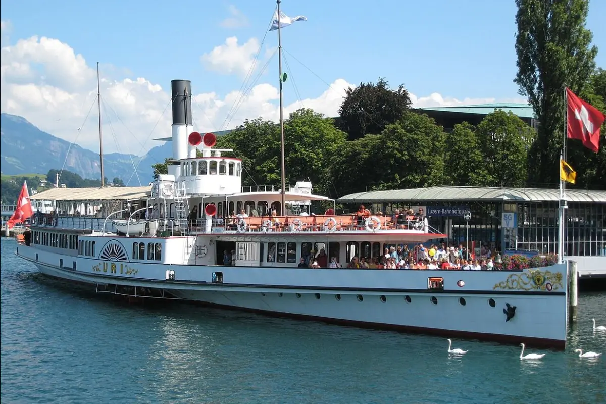 Steamship Uri at Lucerne Bahnhofquai during the day
