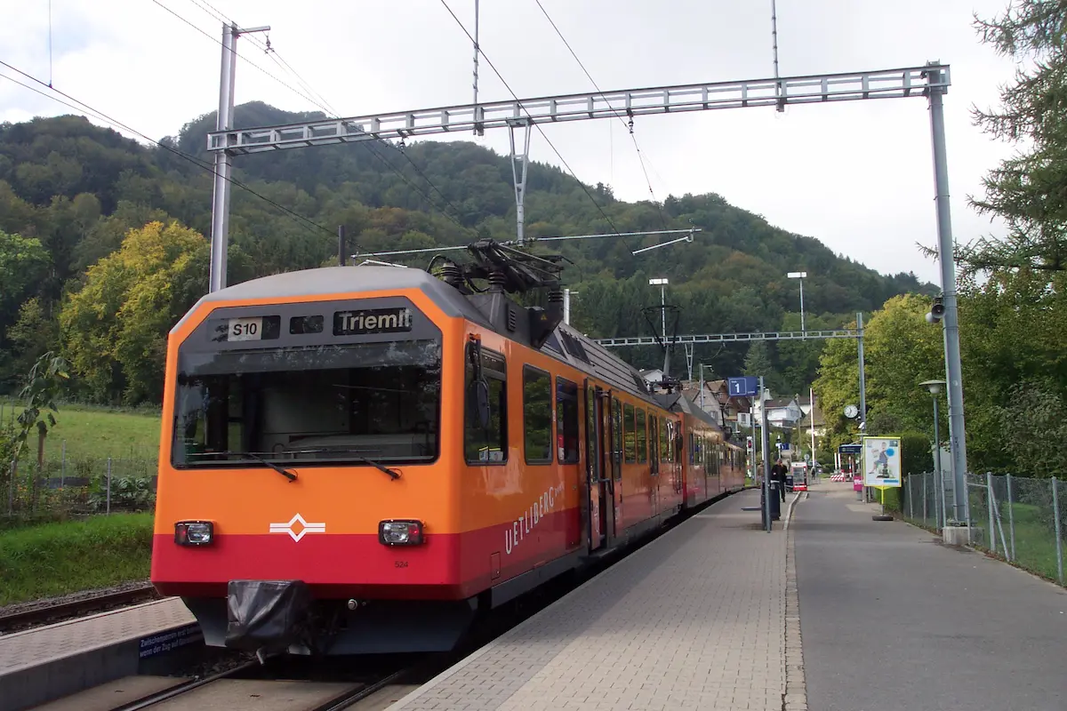 Zürich Triemli railway station as an alternative S10 boarding point