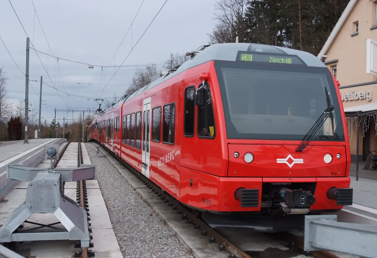 S10 train at Uetliberg station at the end of the route from Zurich