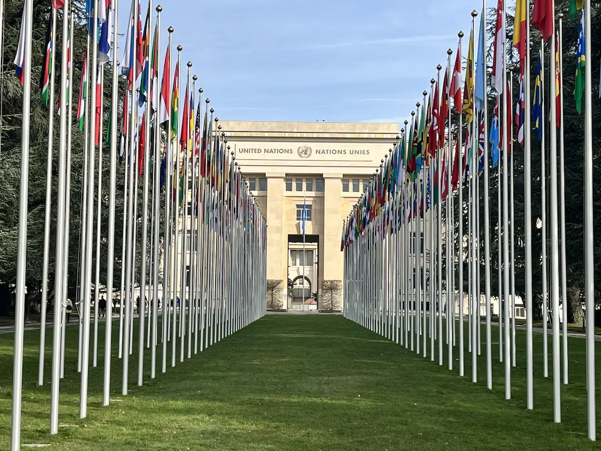 United Nations Geneva tour location with flags along the Allée des Nations