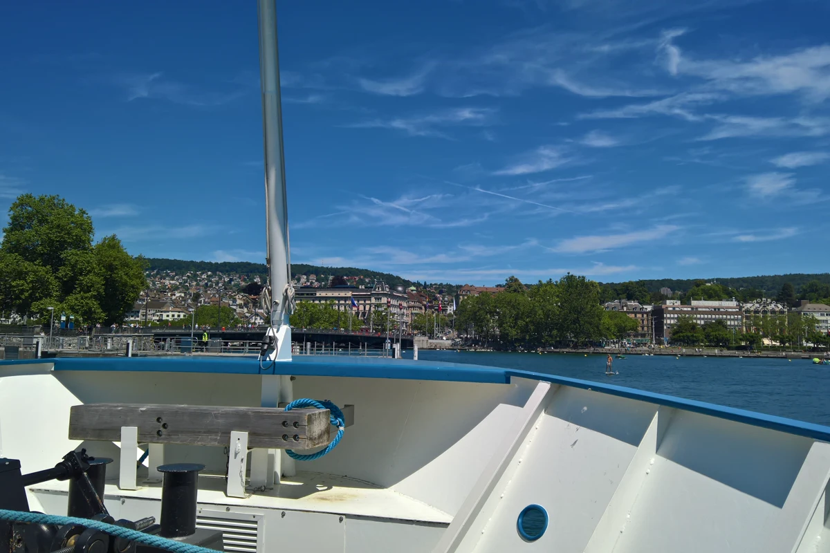 Lake Zurich boat view from Bürkliplatz during a Monday itinerary